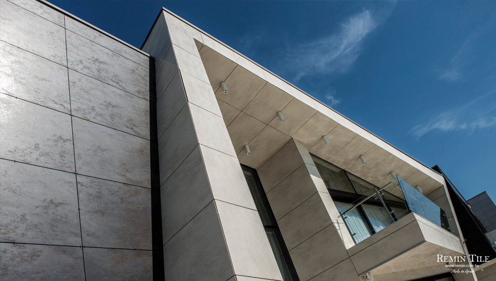 薄大板磚 金屬風 金屬磚 100*300 外牆磚 黑色 白色