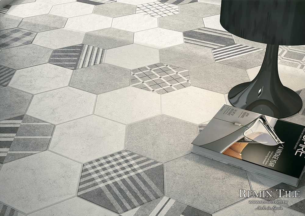 岩六角花磚佩姬 灰色與花紋地磚拼貼效果