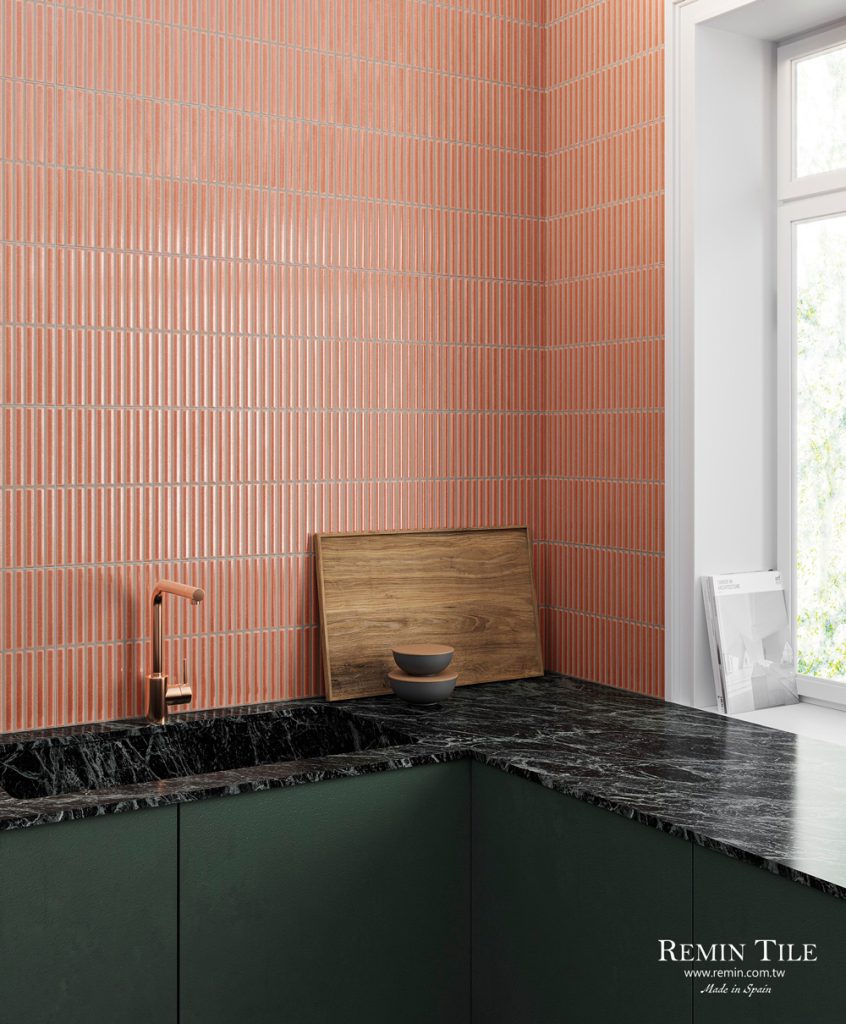 類馬賽克 陶之雫 32×62.5 桃紅色 餐廳壁磚 廚房壁磚