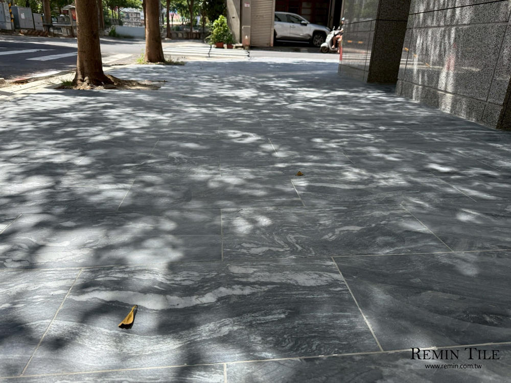 山中湖 石紋厚磚 國產 30×60 石英磚 戶外地磚 MAP7018 灰色 1cm 10mm