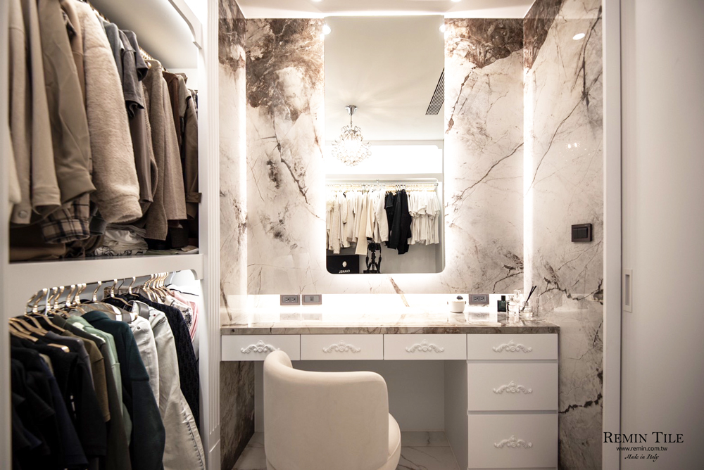 茶金 亮面大板磚 120×280 置衣間壁磚 白色 棕灰花紋