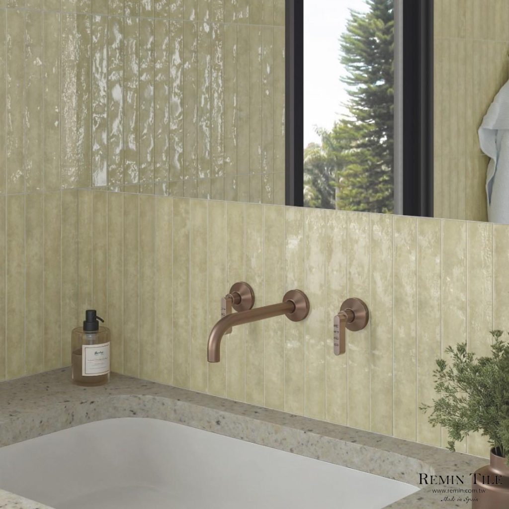 釉面窯變長型地鐵磚 雨森 3.7*31*0.85㎝ 綠色 浴室壁磚