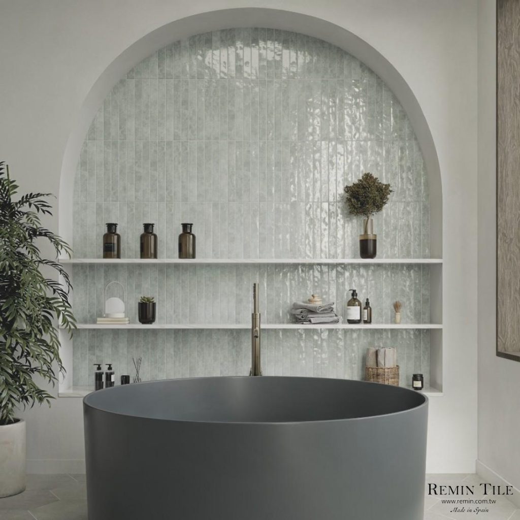 釉面窯變長型地鐵磚 雨森 3.7*31*0.85㎝ 藍色 浴室壁磚