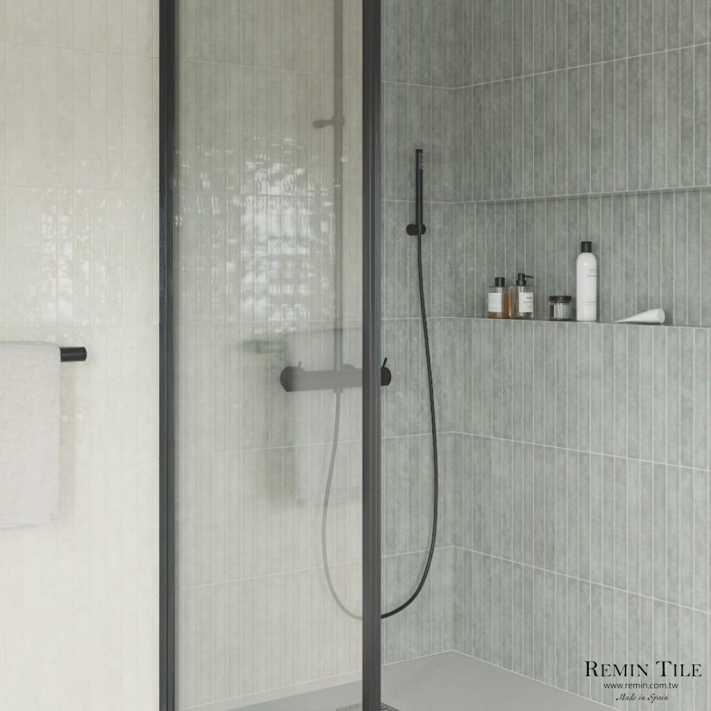 釉面窯變長型地鐵磚 雨森 3.7*31*0.85㎝ 藍色 浴室壁磚