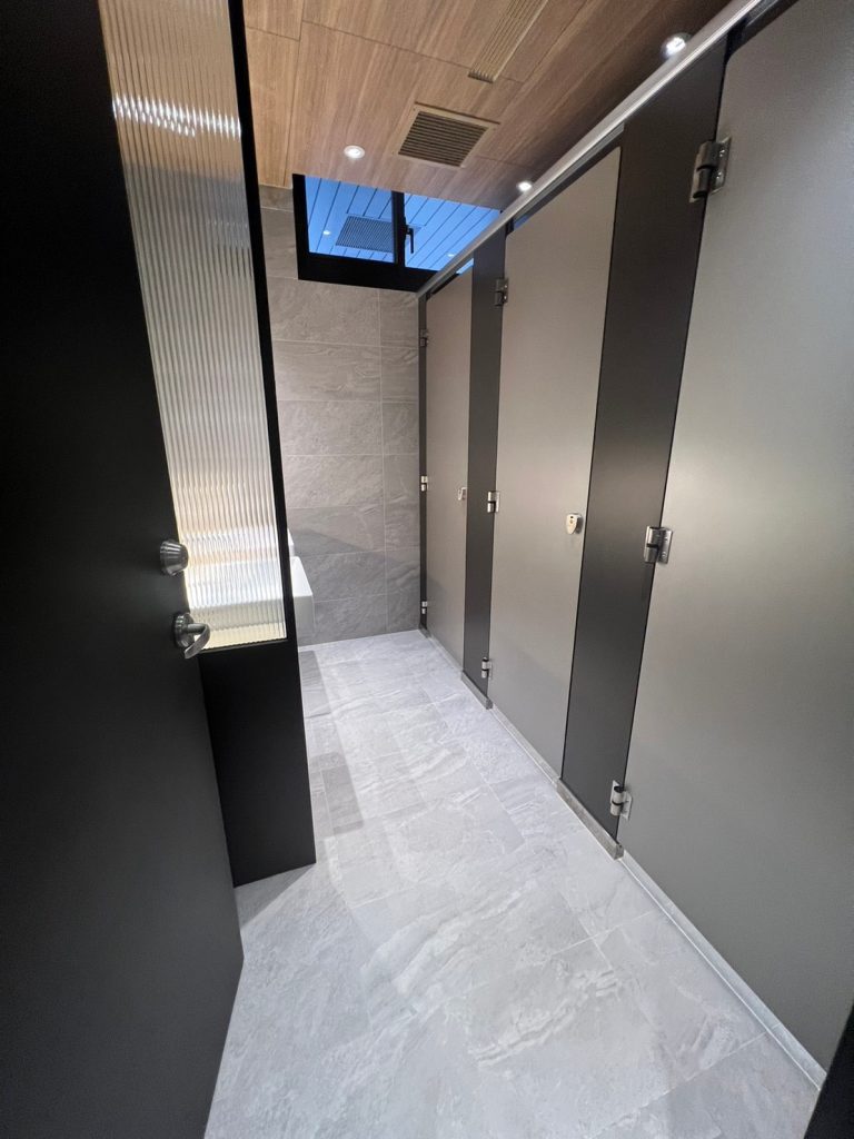 公共廁所 地磚 壁磚 板岩磚 灰色