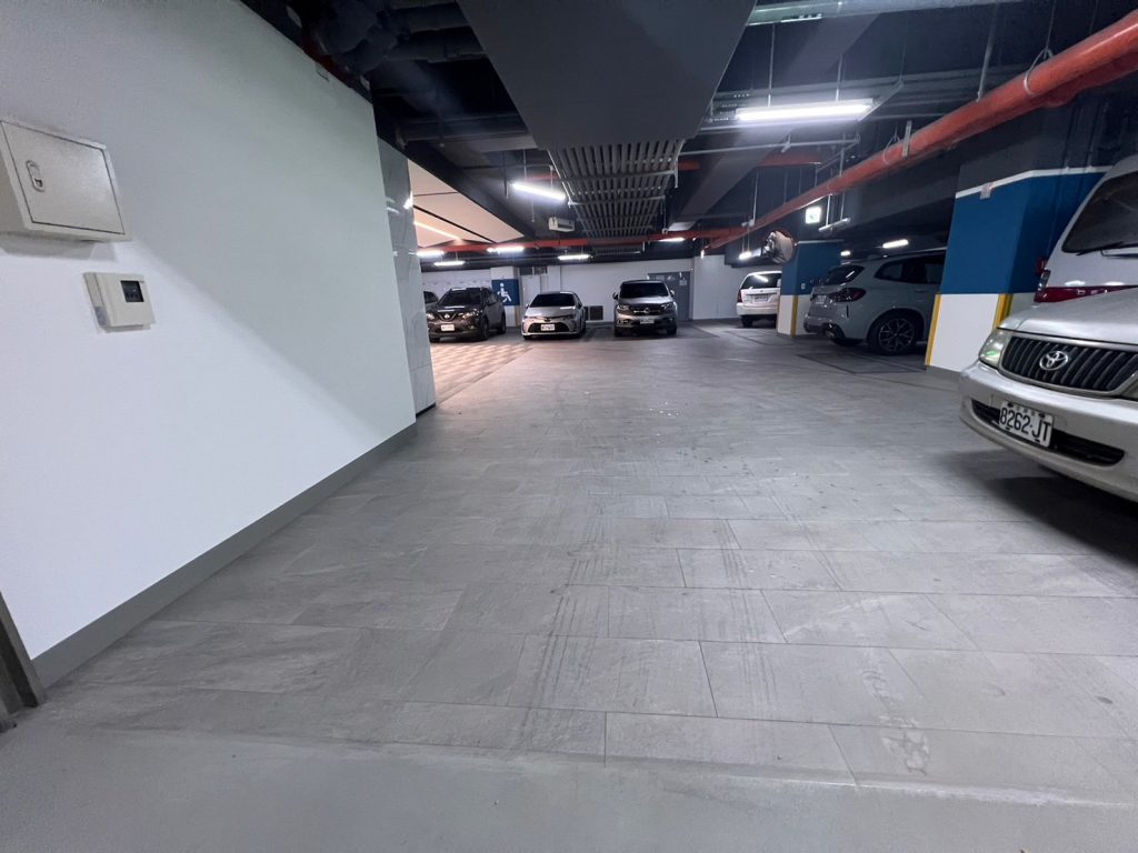 地下室停車場迎賓車道磚 承重車道磚 防滑車道磚 止滑車道磚 灰色