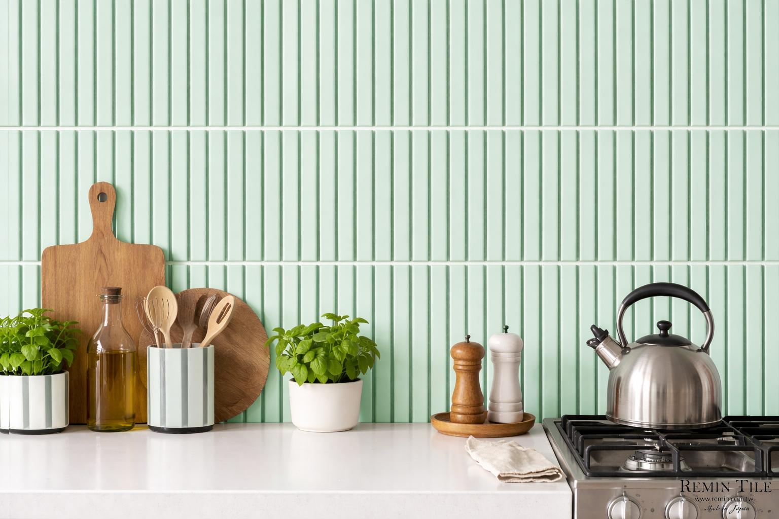 細條馬賽克 馬卡龍 1.5*14.5 29.7*29.7 石英磚 日本 蘋果綠色 餐廳壁磚