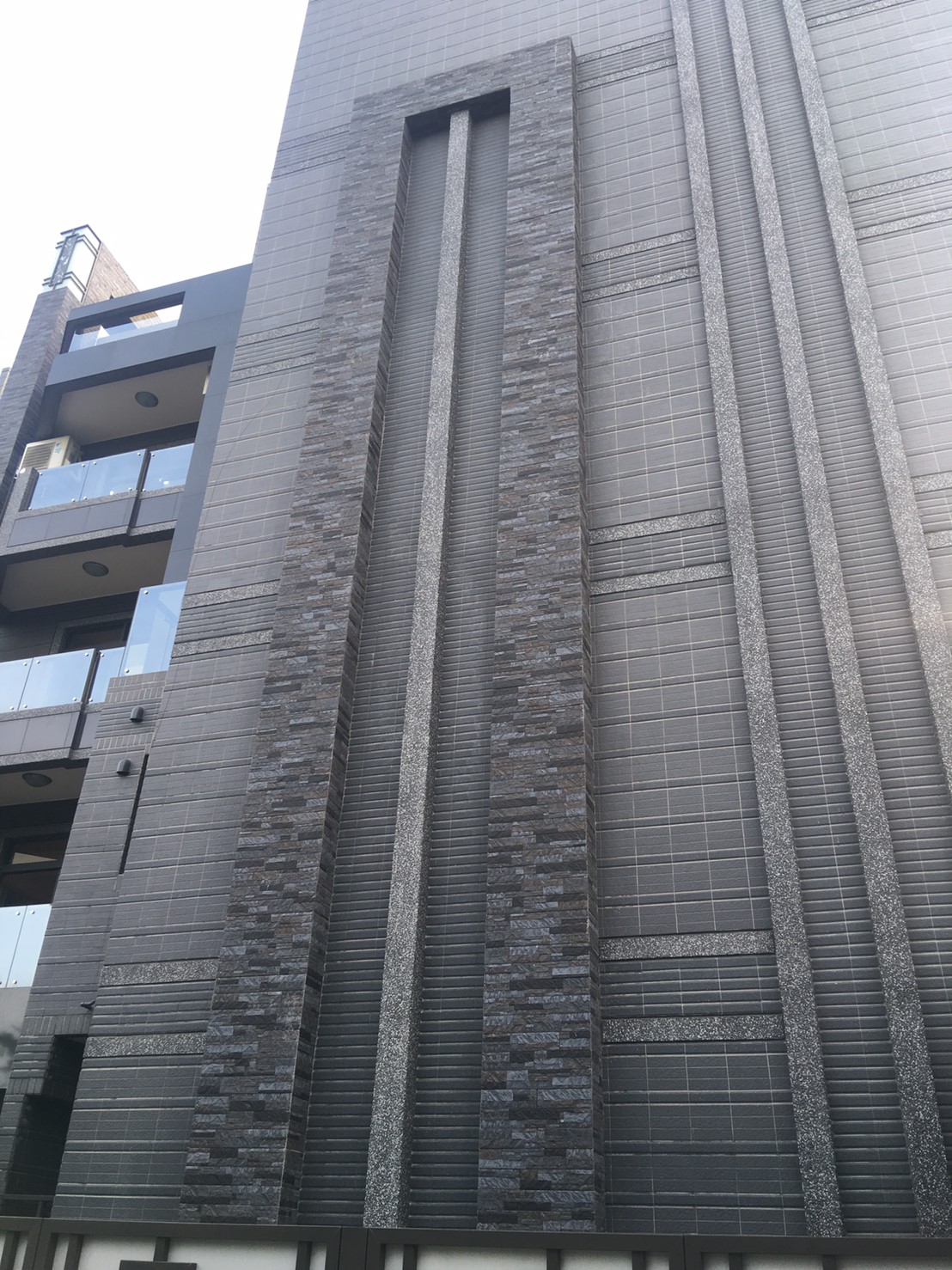 仿文化石磚 米哈石 10*50 深灰色 外牆磚 造景牆